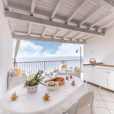 In By Dolce Acqua Cliff Apartamento
