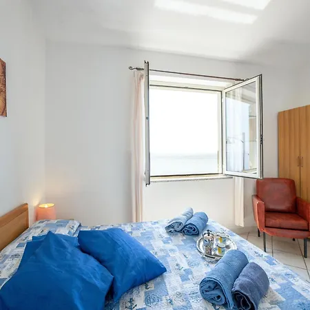 Apartamento In By Dolce Acqua Cliff