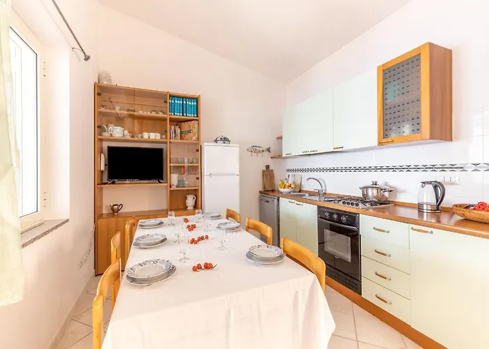 In By Dolce Acqua Cliff Apartman *